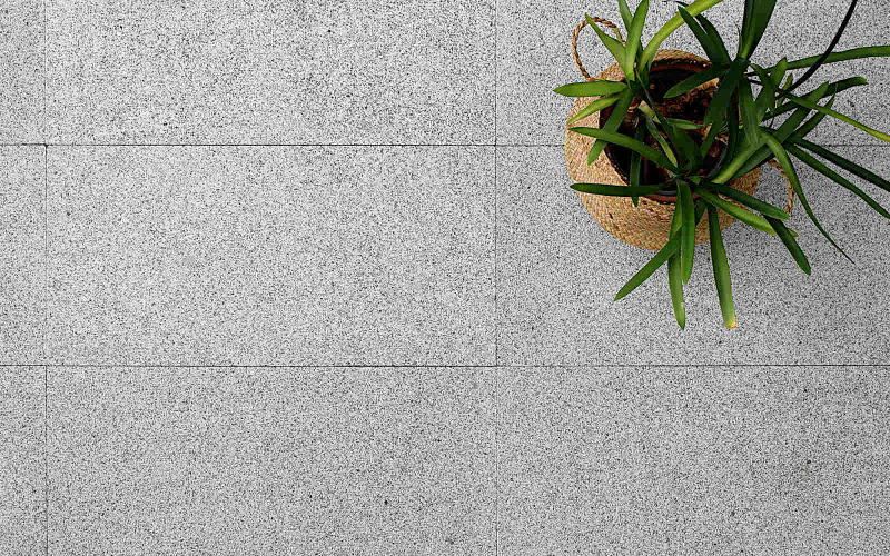 Granit BERGAMA GREY Terrassenplatten hellgrau