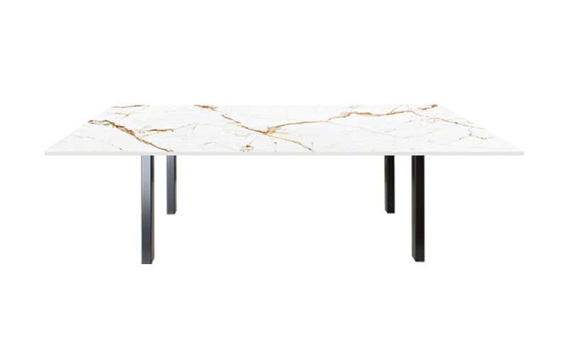 Tisch mit weißer Keramiktischplatte, braun strukturiert