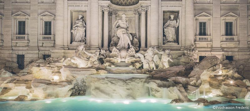 Der märchenhafte Trevibrunnen in Rom - ein Juwel aus Travertin