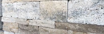 Naturstein Mauer Travertin Rustic Mix mit 3 Steinschichten