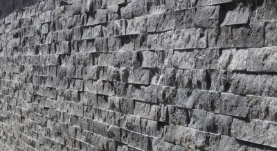 graue Naturstein Wandverblender Brick Black Antique